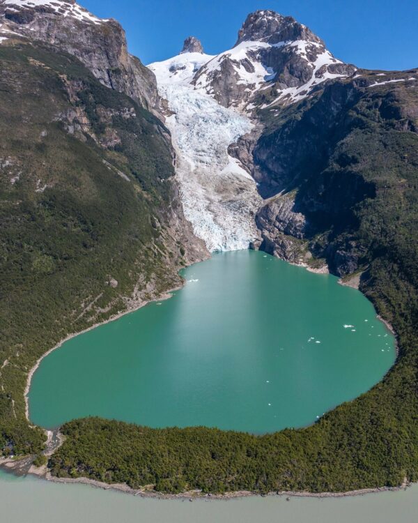 Glaciares Balmaceda y Serrano