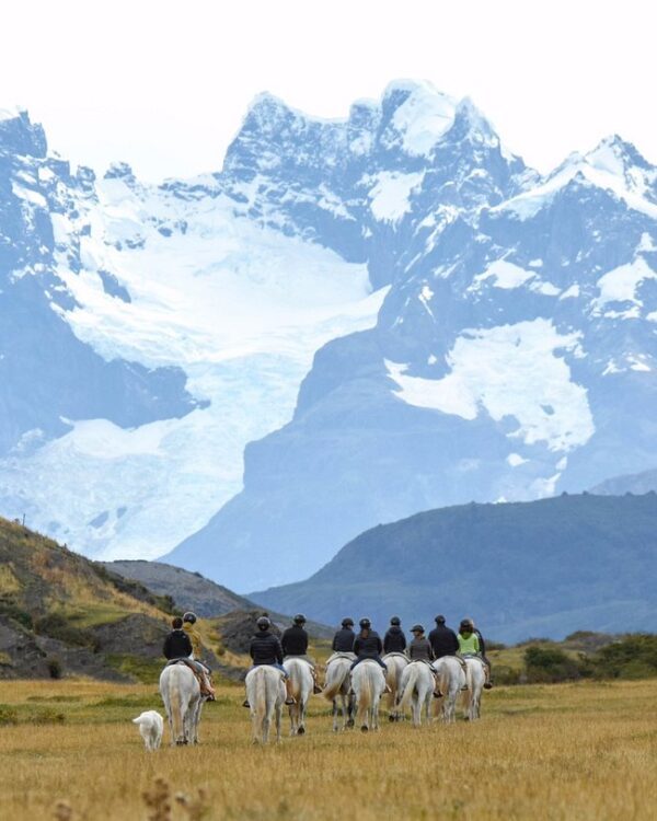 Glaciares , Cerro Ballena y Estancia Peninsula